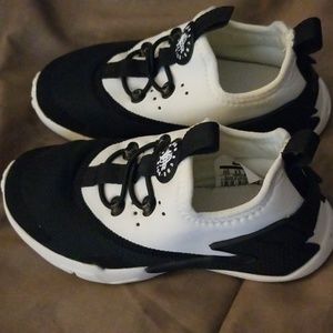 Nike Shoes - Nike Huarache Nike Shoes - Nike Huarache